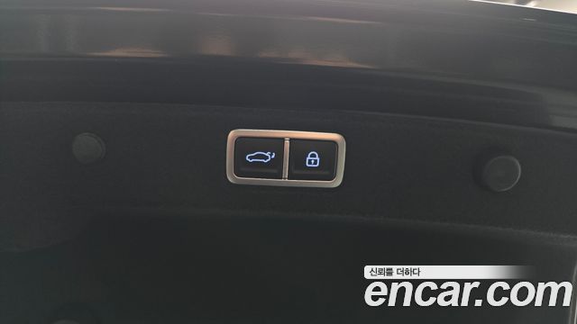 Hyundai Grandeur (GN7) 2,5 Gasoline 2WD Exclusive 2023 — фото 18