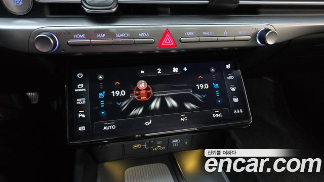 Hyundai Grandeur (GN7) 2,5 Gasoline 2WD Exclusive 2023 — фото 31