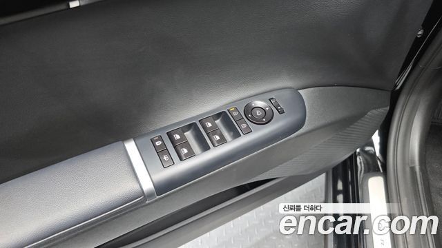 Hyundai Grandeur (GN7) 2,5 Gasoline 2WD Exclusive 2023 — фото 35