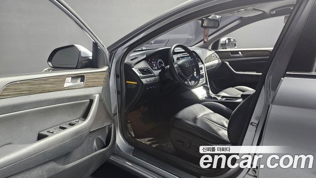Hyundai Sonata (LF) 2.0 Smart 2015 — фото 10