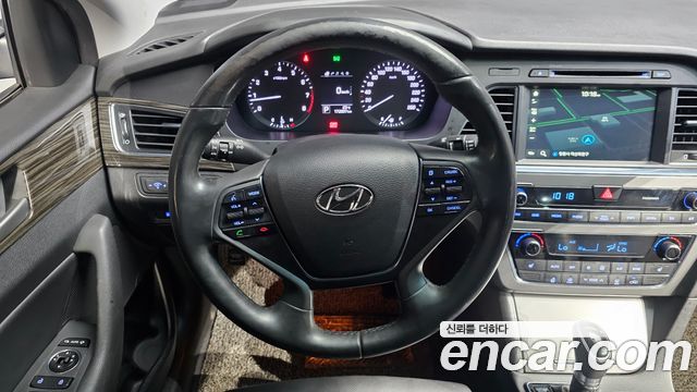 Hyundai Sonata (LF) 2.0 Smart 2015 — фото 13