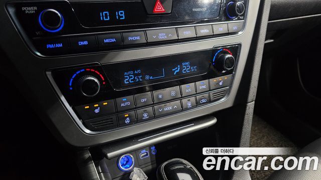 Hyundai Sonata (LF) 2.0 Smart 2015 — фото 16