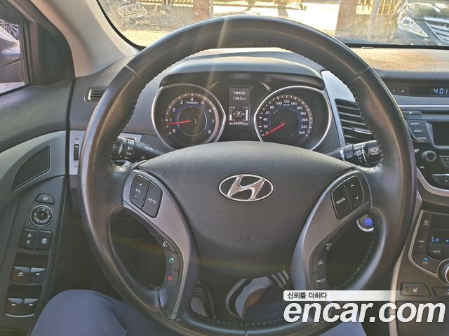 Hyundai Avante 1.6 LPi Modern 2015 — фото 15