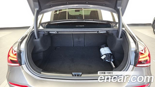 Mercedes-Benz A-Class (W177) A220 Sedan 2021 — фото 20