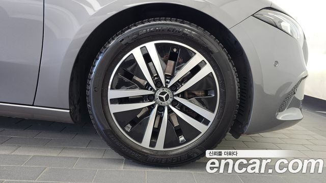Mercedes-Benz A-Class (W177) A220 Sedan 2021 — фото 21