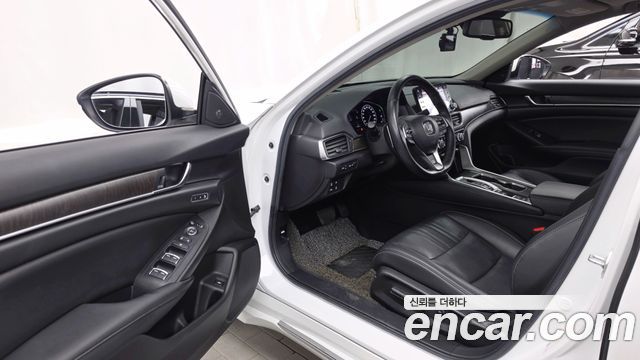 Honda Accord (X) 2.0 Hybrid Touring 2021 — фото 10