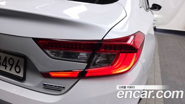 Honda Accord (X) 2.0 Hybrid Touring 2021 — фото 23