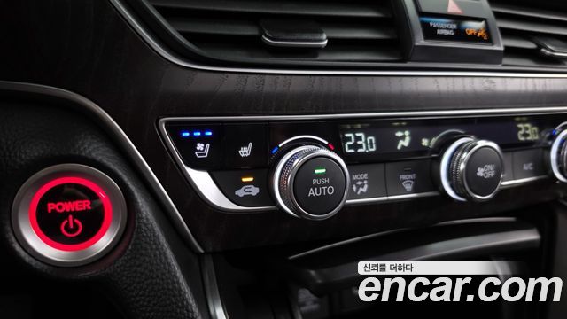 Honda Accord (X) 2.0 Hybrid Touring 2021 — фото 31