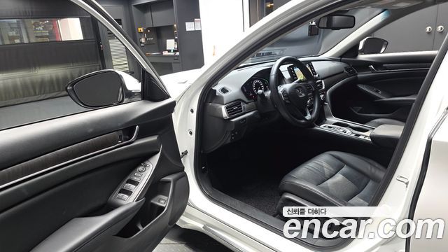 Honda Accord (X) 2.0 Hybrid EX-L 2018 — фото 10