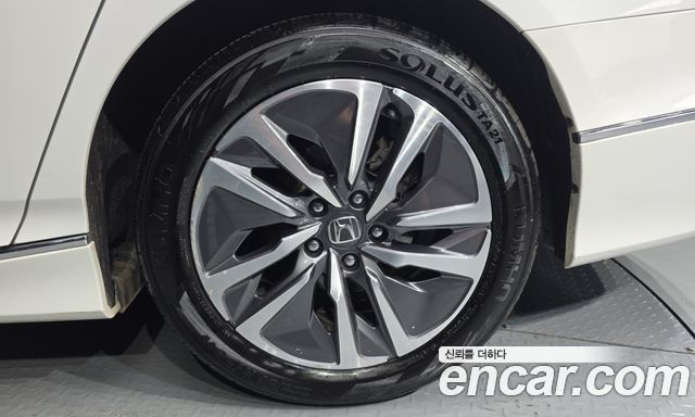 Honda Accord (X) 2.0 Hybrid EX-L 2018 — фото 21