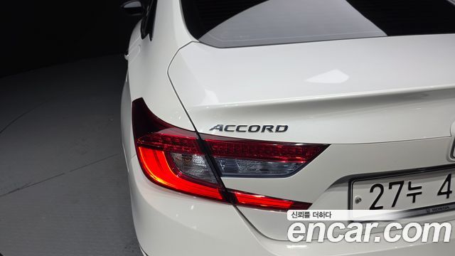 Honda Accord (X) 2.0 Hybrid EX-L 2018 — фото 23
