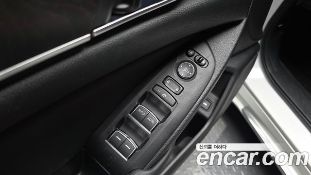 Honda Accord (X) 2.0 Hybrid EX-L 2018 — фото 31
