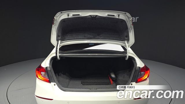 Honda Accord (X) 2.0 Hybrid EX-L 2018 — фото 32