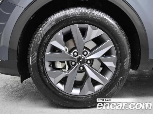 Kia Sportage (V) Gasoline 1.6 Turbo 2WD Signature 2023 — фото 4
