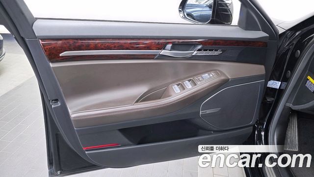 Genesis EQ900 3.3 T-GDI AWD Prestige 2016 — фото 24