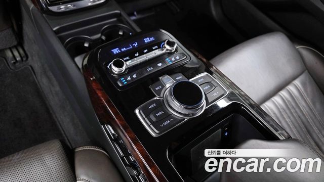 Genesis EQ900 3.3 T-GDI AWD Prestige 2016 — фото 28