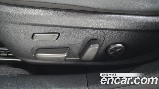 Hyundai Grandeur (IG) 2.4 Premium 2019 — фото 31