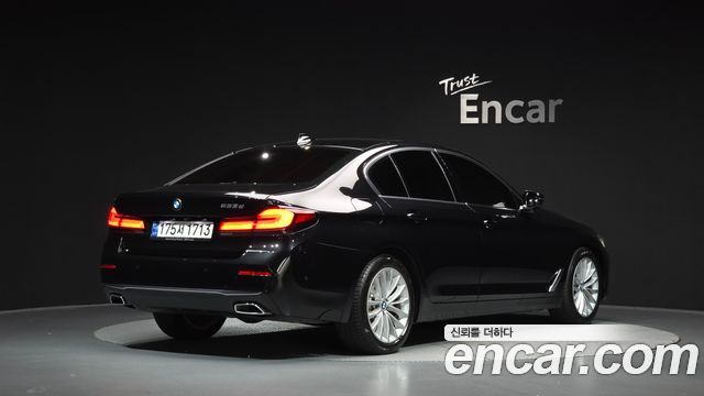 BMW 5 Series (G30) 523d Luxury 2023 — фото 2
