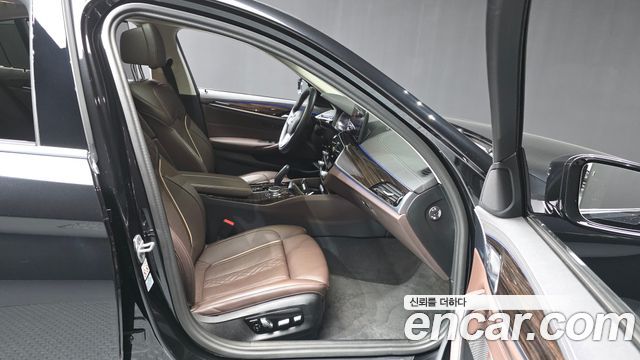 BMW 5 Series (G30) 523d Luxury 2023 — фото 11
