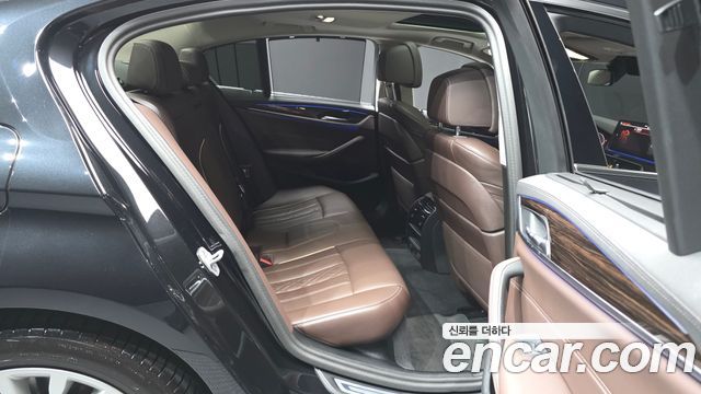 BMW 5 Series (G30) 523d Luxury 2023 — фото 12