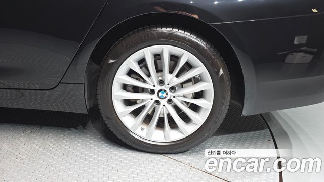 BMW 5 Series (G30) 523d Luxury 2023 — фото 21