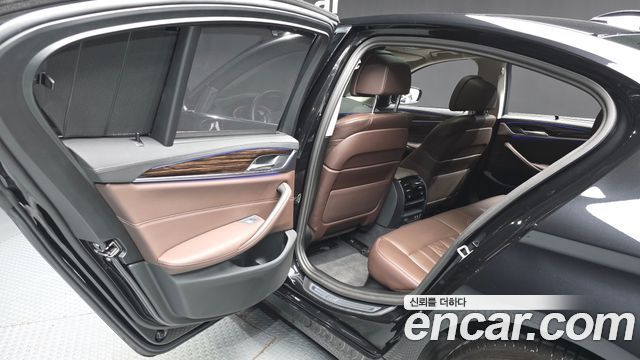BMW 5 Series (G30) 523d Luxury 2023 — фото 26