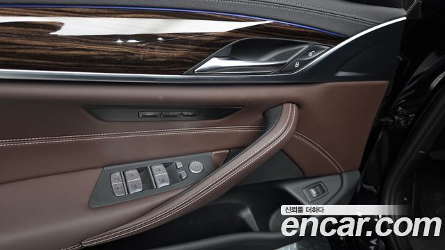 BMW 5 Series (G30) 523d Luxury 2023 — фото 30