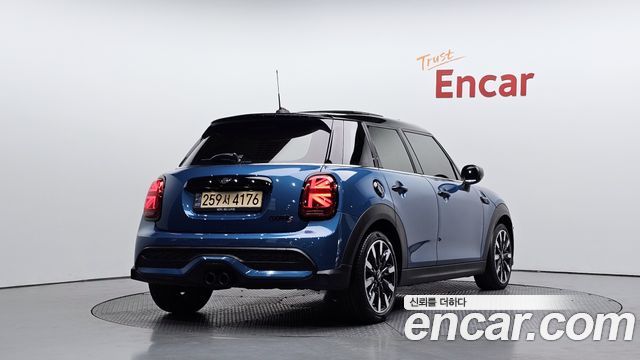 MINI Cooper S 5Door Classic Third Generation 2022 — фото 2
