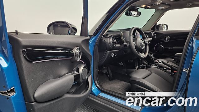 MINI Cooper S 5Door Classic Third Generation 2022 — фото 10