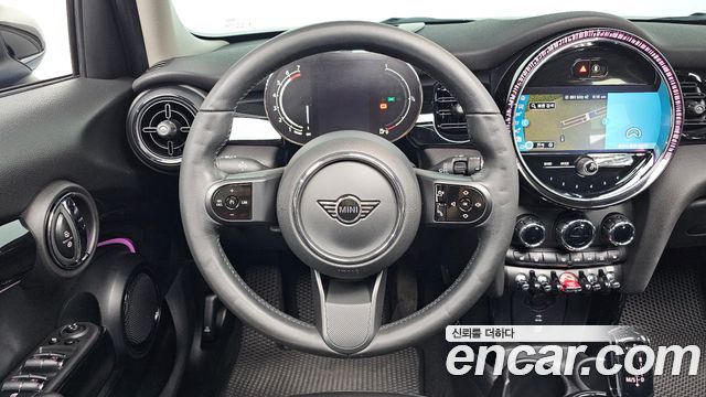 MINI Cooper S 5Door Classic Third Generation 2022 — фото 13