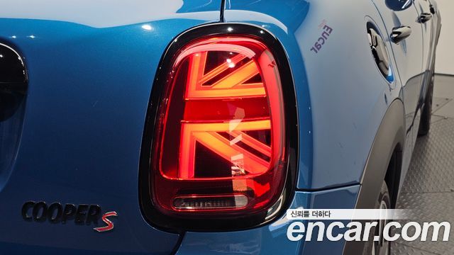 MINI Cooper S 5Door Classic Third Generation 2022 — фото 23
