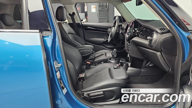 MINI Cooper S 5Door Classic Third Generation 2022 — фото 26