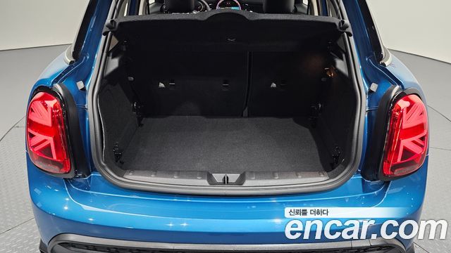 MINI Cooper S 5Door Classic Third Generation 2022 — фото 37