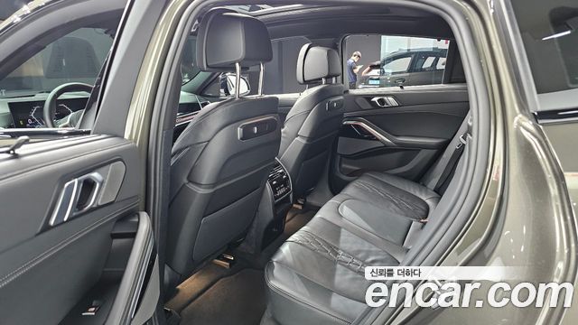 BMW X6 (G06) xDrive40i M Sport 2025 — фото 12