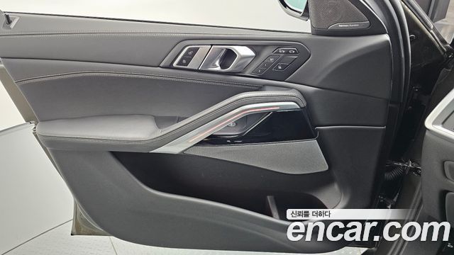 BMW X6 (G06) xDrive40i M Sport 2025 — фото 24