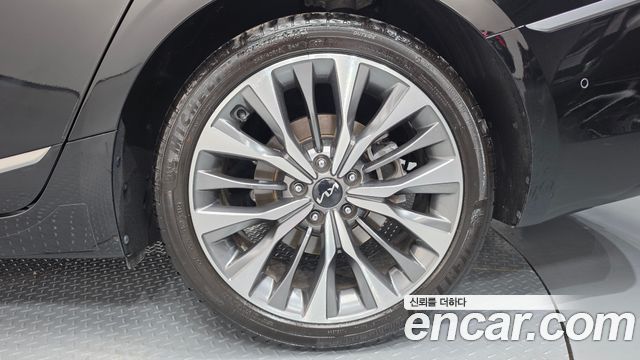 Kia K8 2.5 Gasoline 2WD Noblesse 2024 — фото 21