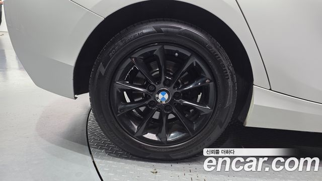 BMW 1 Series (F20) 118d Urban 5Dr 2013 — фото 5
