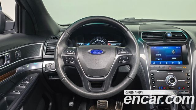 Ford Explorer 2.3 Limited 4WD 5th 2017 — фото 12