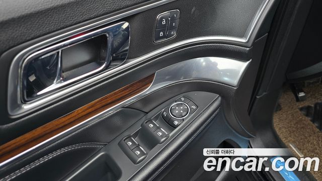 Ford Explorer 2.3 Limited 4WD 5th 2017 — фото 15