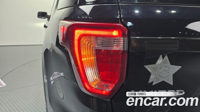 Ford Explorer 2.3 Limited 4WD 5th 2017 — фото 23