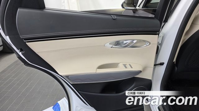 Genesis GV70 2.5T Gasoline 2WD 2023 — фото 25