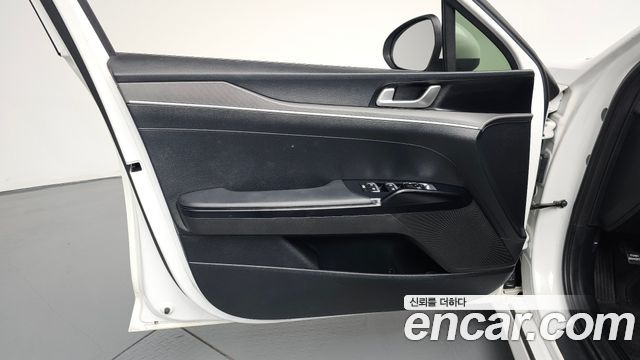 Kia K5 (III) 2.0 LPI(Renter car) Trandy 2022 — фото 24