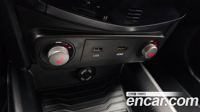 KG Mobility (SsangYong) Tivoli LX 2WD 2017 — фото 20