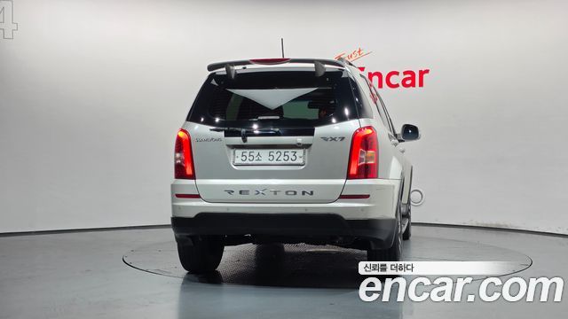 KG Mobility (SsangYong) Rexton W 2.0 4WD RX7 Prestige 2014 — фото 4