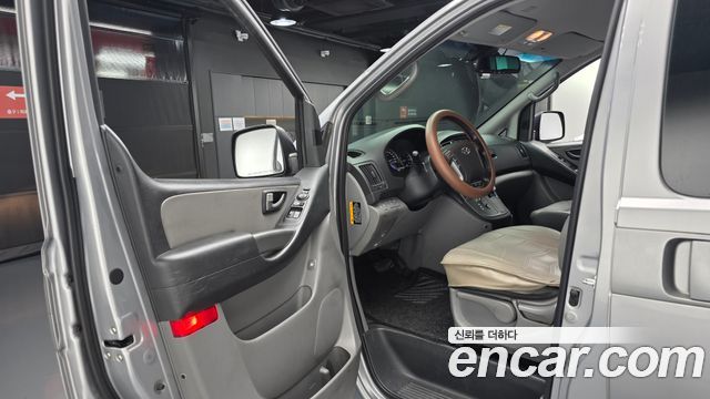 Hyundai Grand Starex 5-Seater VAN Modern 2017 — фото 10