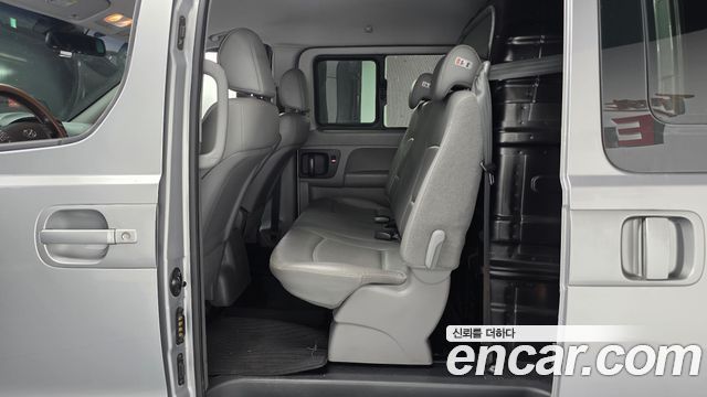 Hyundai Grand Starex 5-Seater VAN Modern 2017 — фото 12