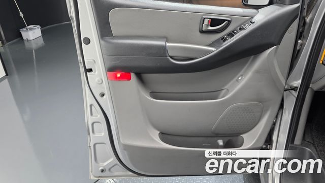 Hyundai Grand Starex 5-Seater VAN Modern 2017 — фото 24