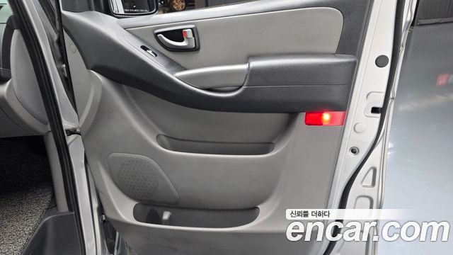 Hyundai Grand Starex 5-Seater VAN Modern 2017 — фото 25