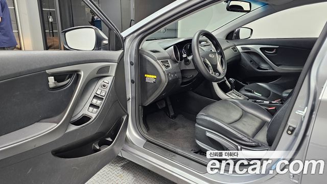 Hyundai Avante (MD) M16 GDI Avenue 2013 — фото 10