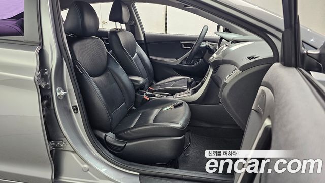 Hyundai Avante (MD) M16 GDI Avenue 2013 — фото 12